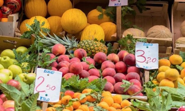 Guerra in Ucraina e rincari energetici fanno aumentare del 51% il costo della produzione di frutta in Italia.