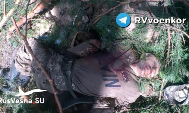 Cadaveri e attrezzature in fiamme: le truppe russe distruggono le forze armate dell’Ucraina sulla strada per Kramatorsk