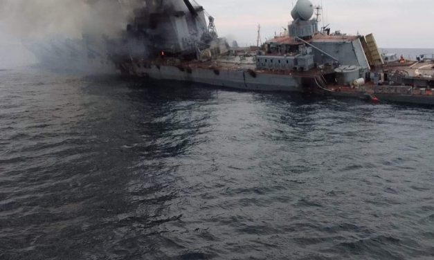 Alcune immagini della Moskva non si vede l’impatto di alcun missile