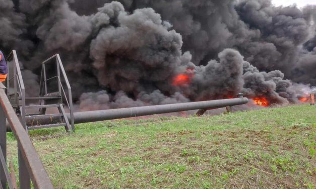 Attacco russo ha  distrutto oggi la raffineria di petrolio a Lisichansk